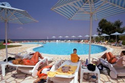 Chrismos_pool_view
