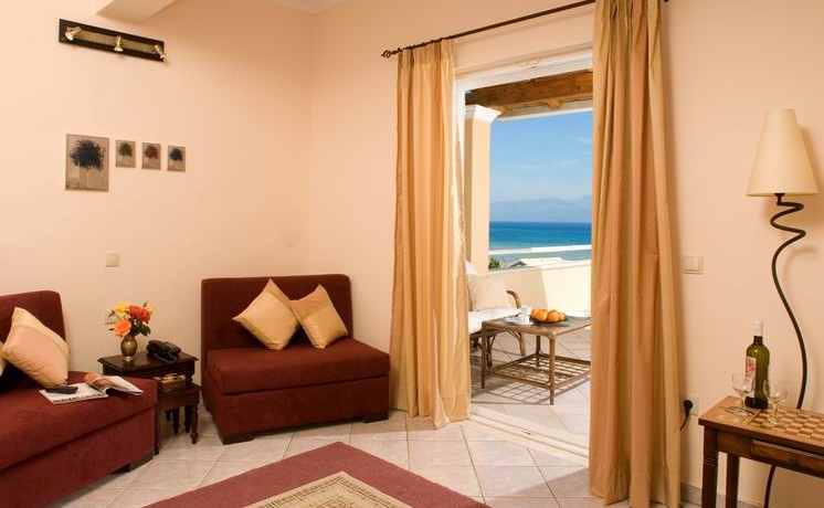 Chrismos_suite_living_room