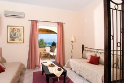 Chrismos_suite_living_room_2