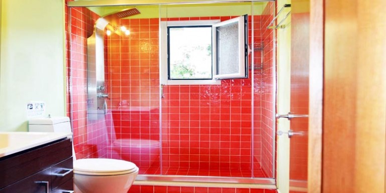 2016-5-PERITHIADSC_0968_cropped_bathroomArtemis-2
