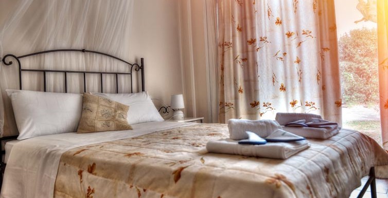 ANNA MAY-BEDROOM 1